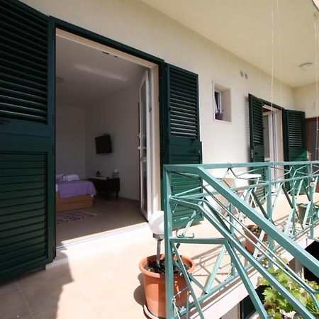 Privatna Soba Gita Apartamento Sumartin Exterior foto