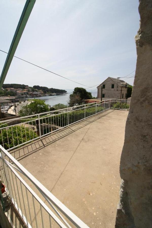 Privatna Soba Gita Apartamento Sumartin Exterior foto